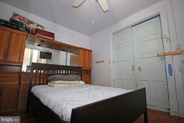 bedroom featuring a ceiling fan