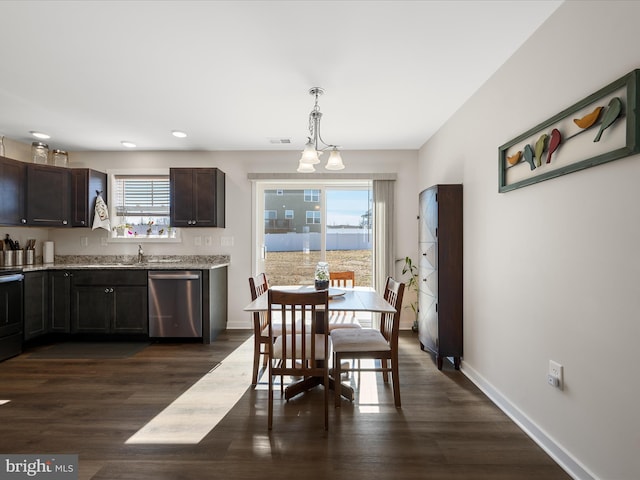 dining area featuring visible vents, baseboards, dark wood finished floors, and recessed lighting