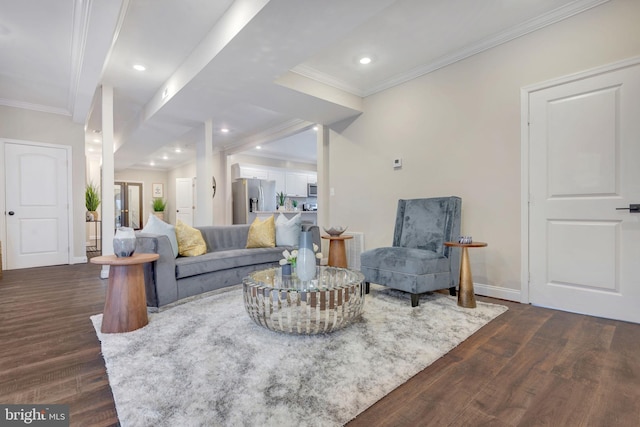 living room with baseboards, ornamental molding, dark wood-type flooring, and recessed lighting