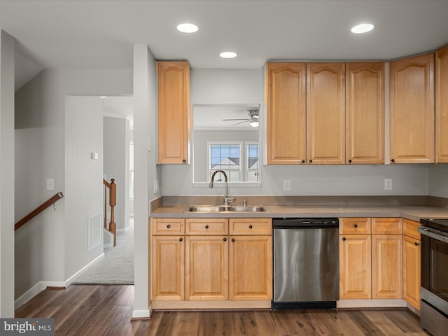 kitchen featuring dark wood finished floors, stainless steel appliances, recessed lighting, visible vents, and a sink