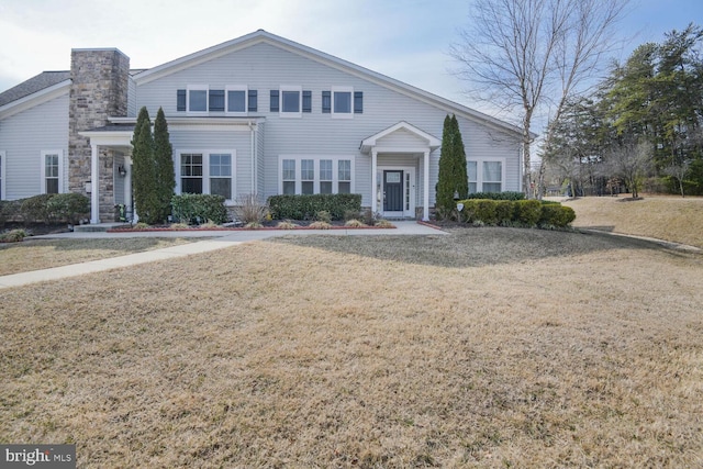 view of front of house with a front yard