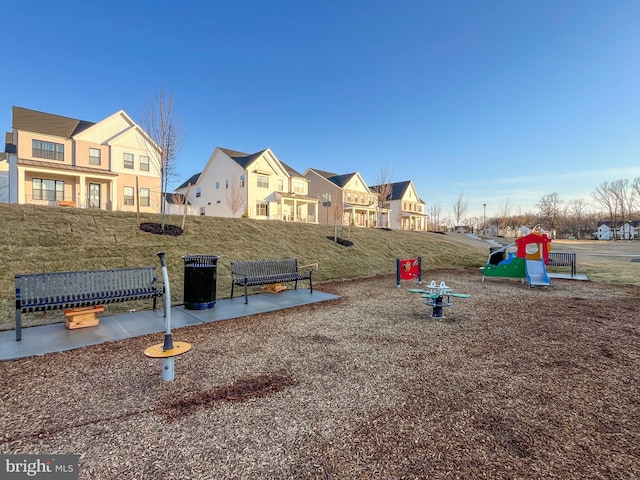 view of yard featuring a residential view