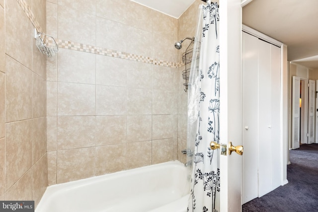 bathroom featuring shower / tub combo