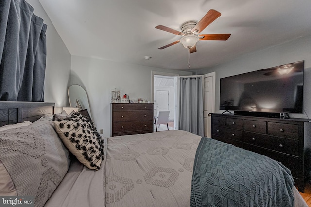 bedroom featuring a ceiling fan