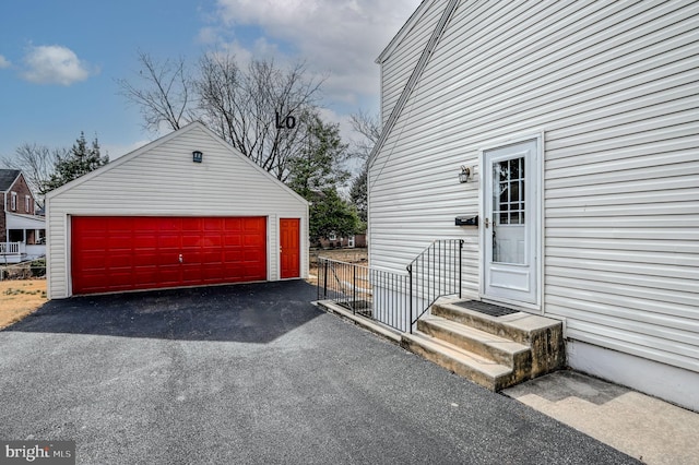 view of detached garage