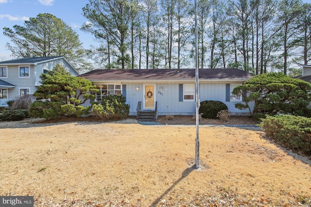 ranch-style home with entry steps