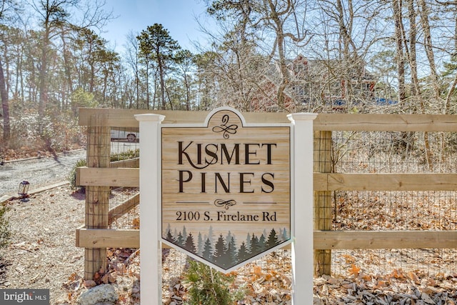 view of community / neighborhood sign