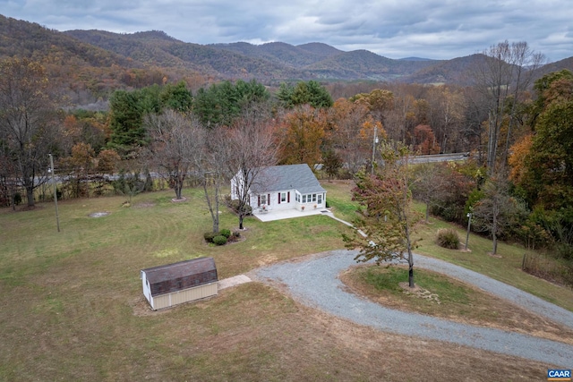 bird's eye view featuring a mountain view