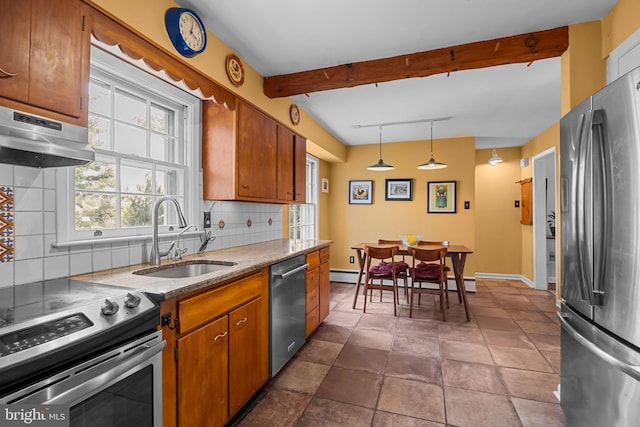 kitchen with tasteful backsplash, appliances with stainless steel finishes, beamed ceiling, under cabinet range hood, and a sink