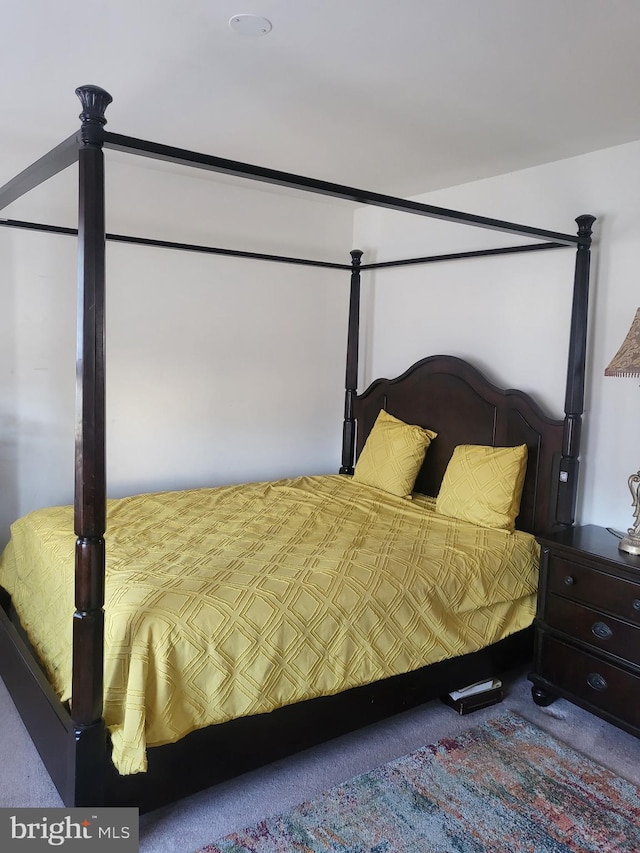 bedroom with carpet flooring