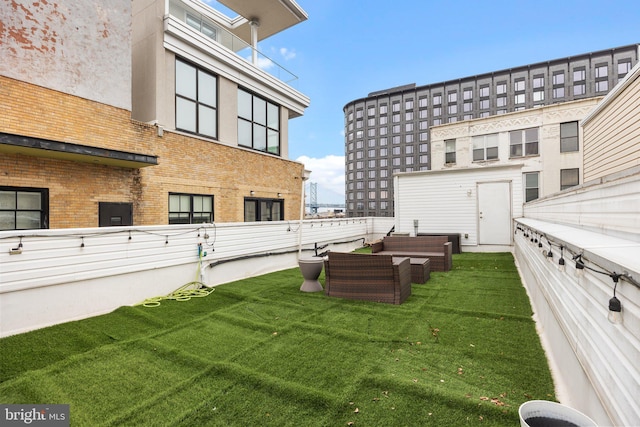 view of yard featuring an outdoor living space