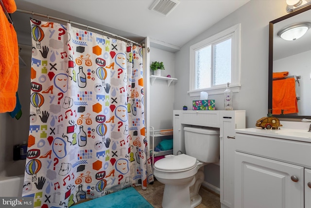 full bathroom with toilet, curtained shower, visible vents, and vanity