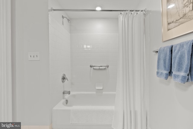 508 Limerick Cir Unit 304, Lutherville Timonium, MD 21093 - bathroom with shower / tub combo with curtain