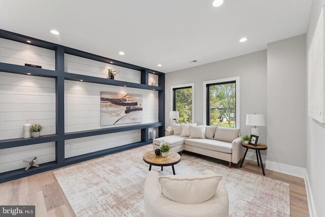 6935 Southridge Dr, Mclean, VA 22101 - living area with wood finished floors, recessed lighting, and baseboards