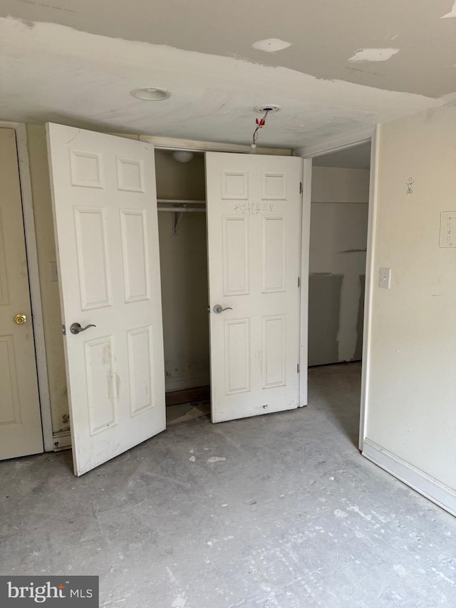 4818 Deanwood Dr, Capitol Heights, MD 20743 - unfurnished bedroom featuring a closet