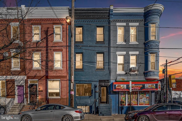 view of front facade with brick siding