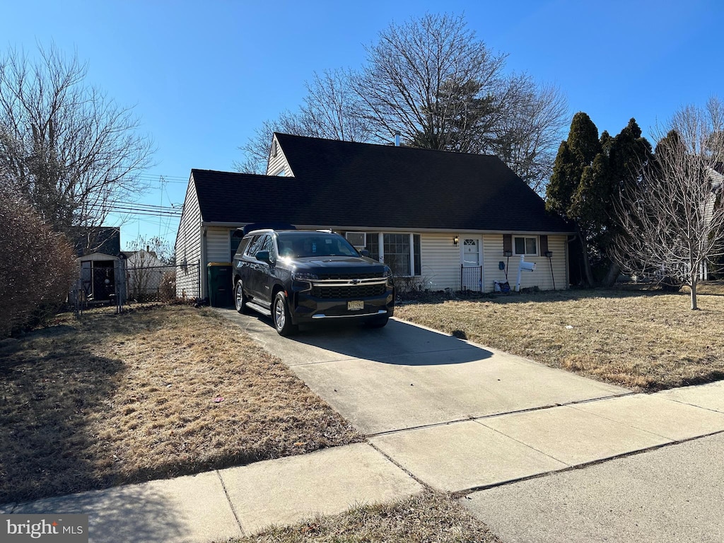 view of front of home with driveway