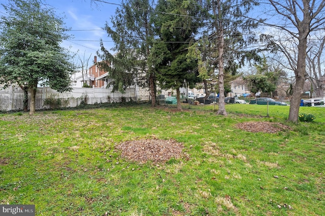 4103 Parkwood Ave, Baltimore, MD 21206 - view of yard featuring fence