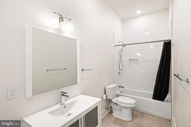 full bath with shower / bathtub combination with curtain, toilet, vanity, tile patterned flooring, and baseboards