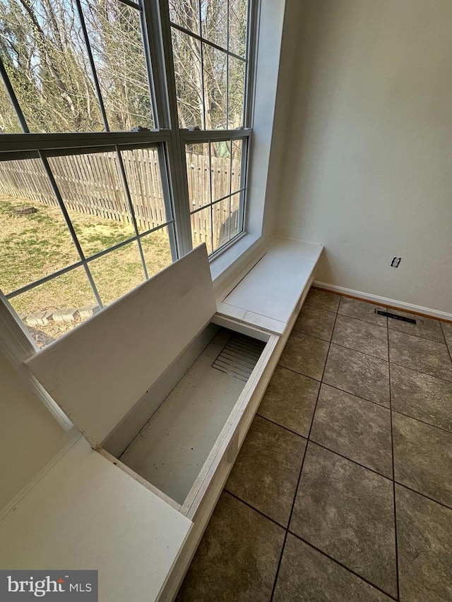 room details featuring baseboards