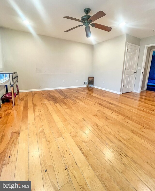 365 Heritage Way, Tuckerton, NJ 08087 - interior space featuring baseboards, visible vents, a ceiling fan, and light wood-style floors