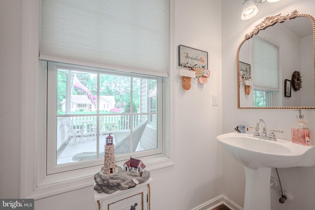 17024 Turtle Hl, Milford, DE 19963 - bathroom featuring baseboards