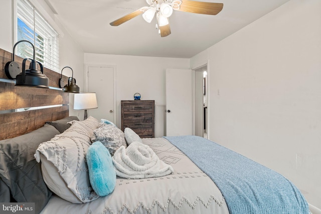 bedroom with ceiling fan