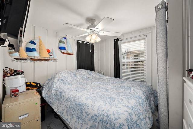 bedroom featuring a ceiling fan