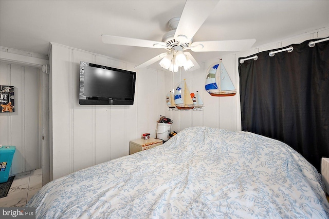 bedroom with ceiling fan