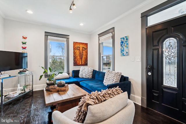 living room featuring recessed lighting, baseboards, dark wood-style floors, and crown molding