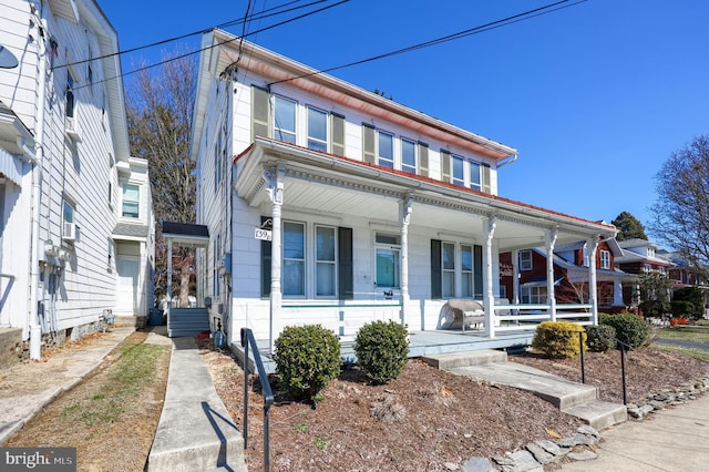 view of front of house featuring covered porch