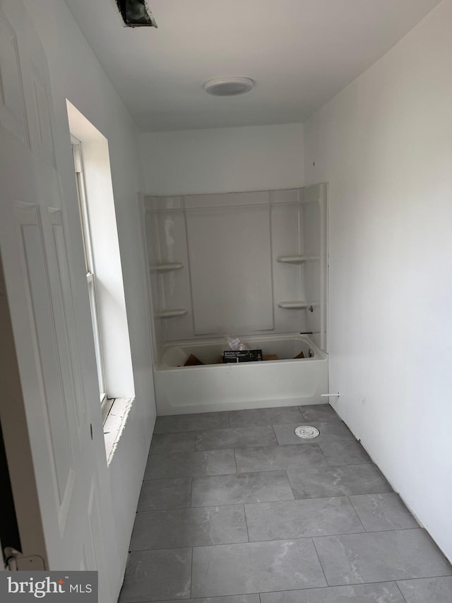 full bathroom featuring washtub / shower combination