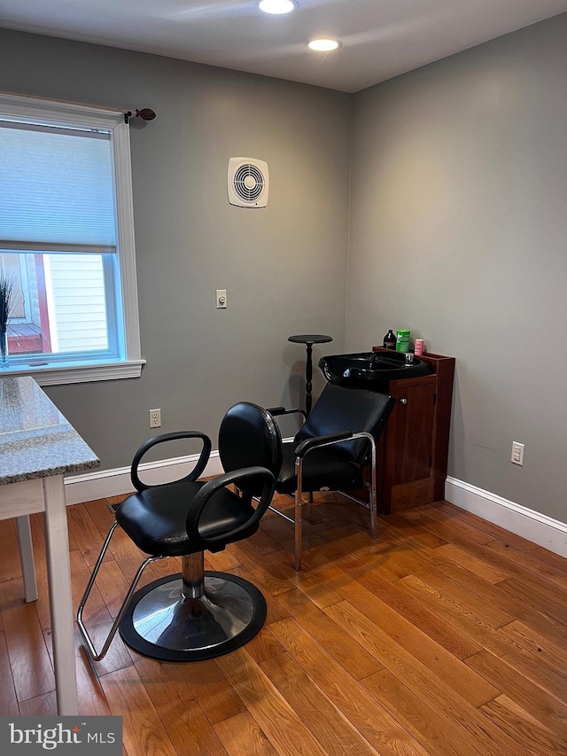 sitting room featuring baseboards, recessed lighting, visible vents, and light wood-style floors