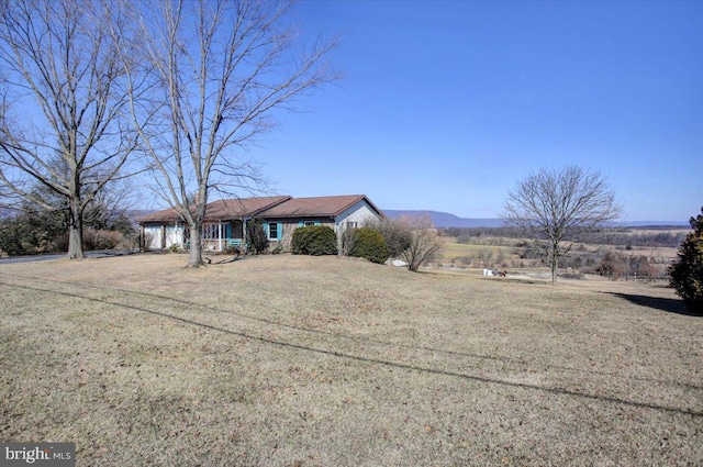 view of front of house with a front yard