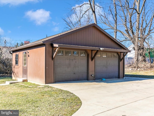 view of detached garage