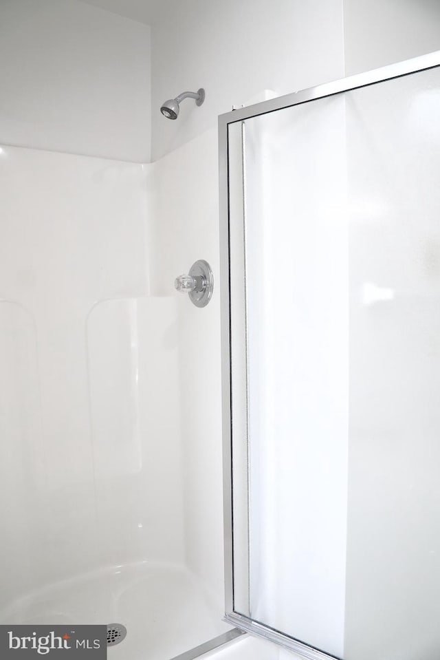 114 River Bend Park, Lancaster, PA 17602 - full bath featuring a stall shower
