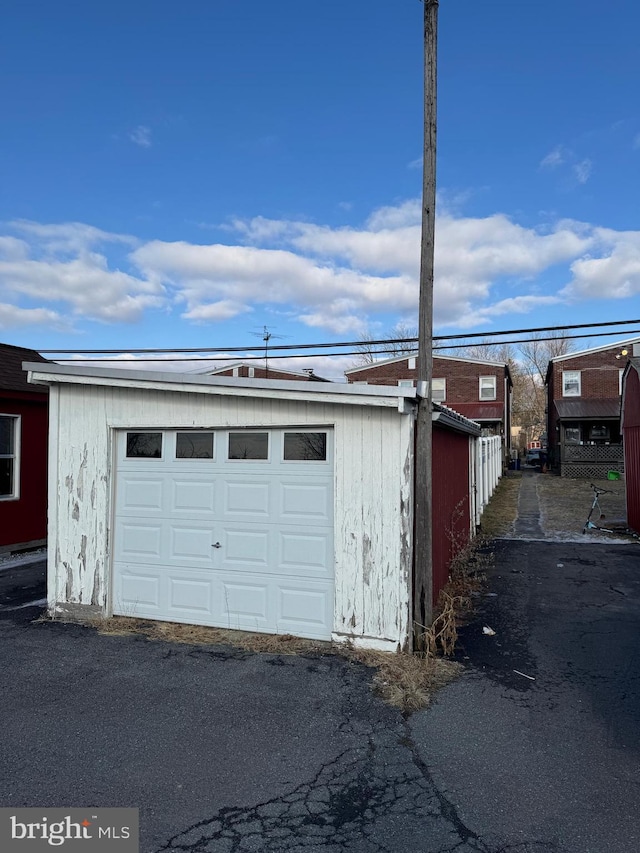 view of detached garage