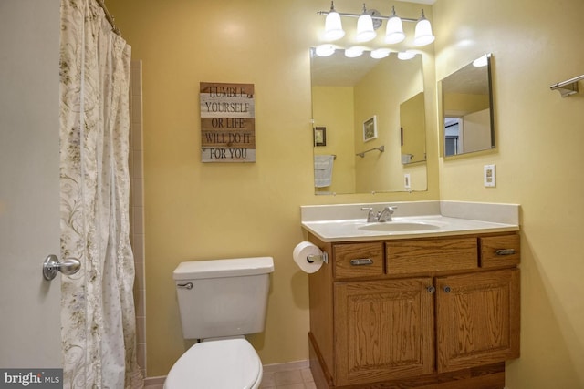 full bathroom with vanity, toilet, and a shower with curtain