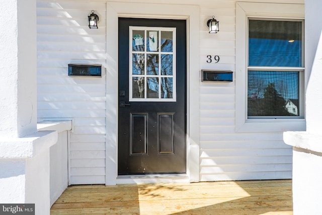 view of property entrance