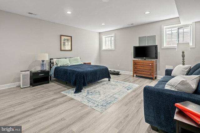 7911 Fort Hunt Rd, Alexandria, VA 22308 - bedroom featuring light wood-style floors, baseboards, and recessed lighting