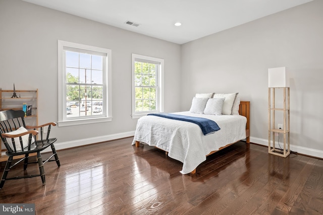 7911 Fort Hunt Rd, Alexandria, VA 22308 - bedroom with dark wood-type flooring, baseboards, and recessed lighting