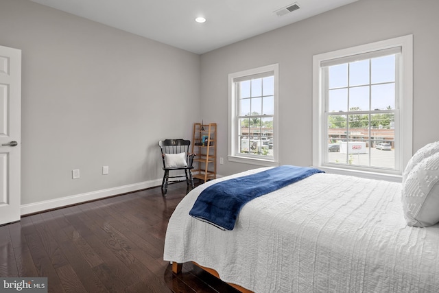 7911 Fort Hunt Rd, Alexandria, VA 22308 - bedroom featuring wood finished floors, baseboards, and recessed lighting