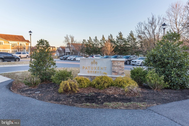 view of community / neighborhood sign