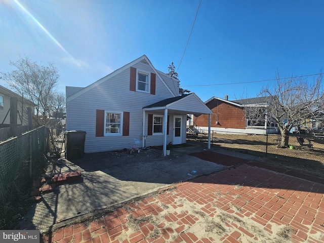 view of front of house featuring fence private yard