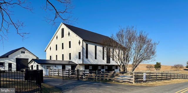 view of front of house with a fenced front yard