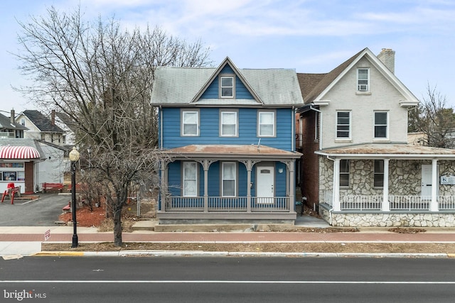 view of front of house featuring a porch