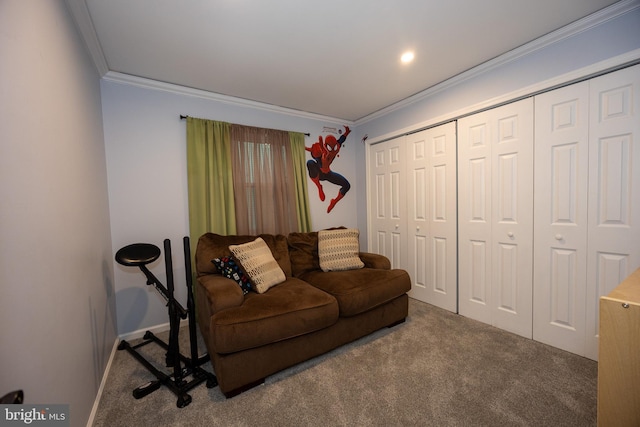 carpeted living room with ornamental molding and baseboards