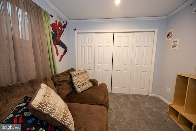 living room with baseboards, ornamental molding, and carpet flooring