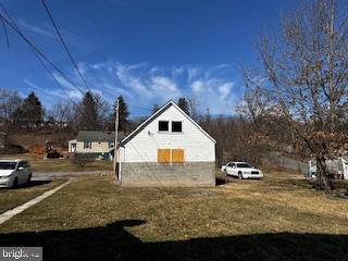 view of side of property