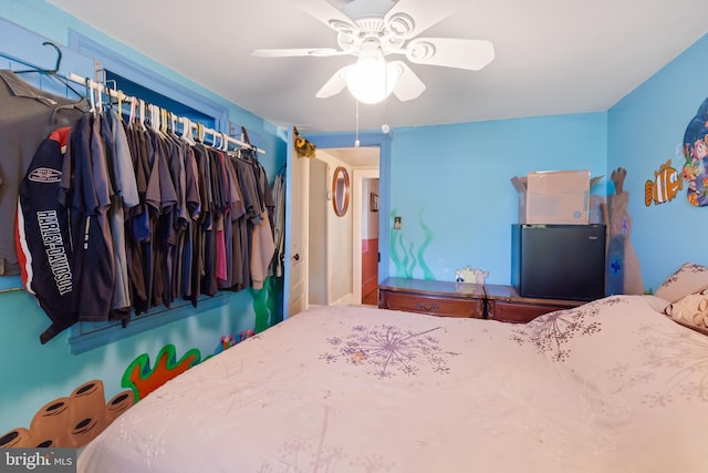 bedroom with a ceiling fan